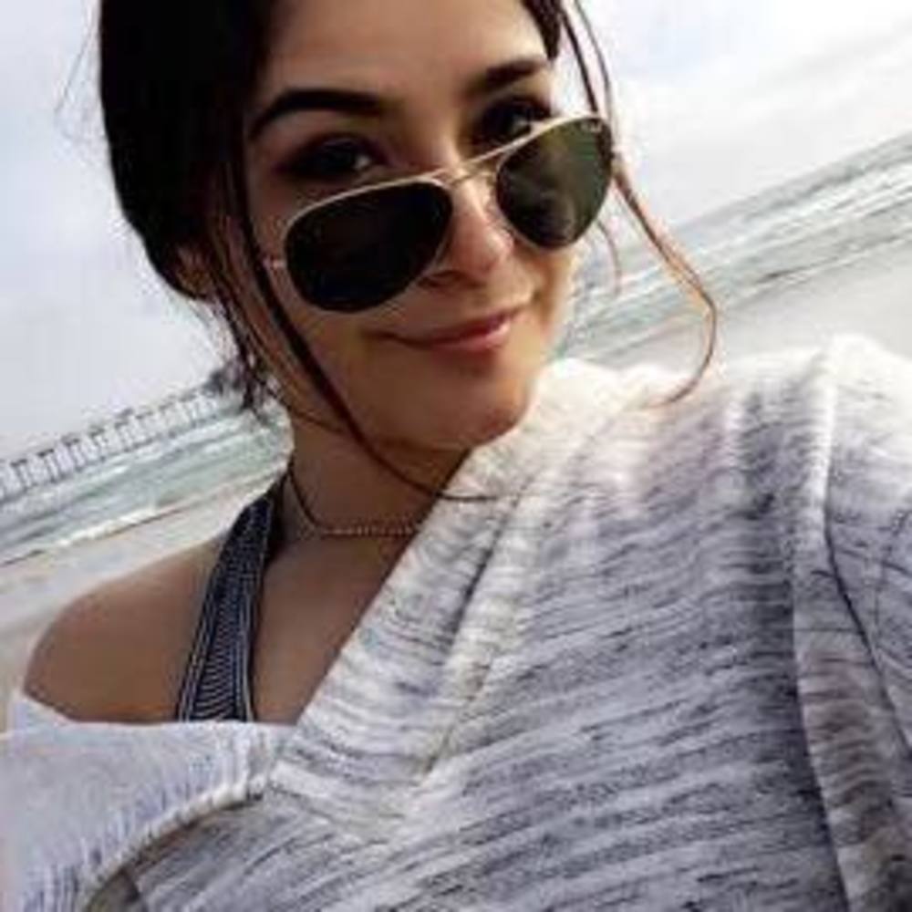 Meet your Posher, Stela